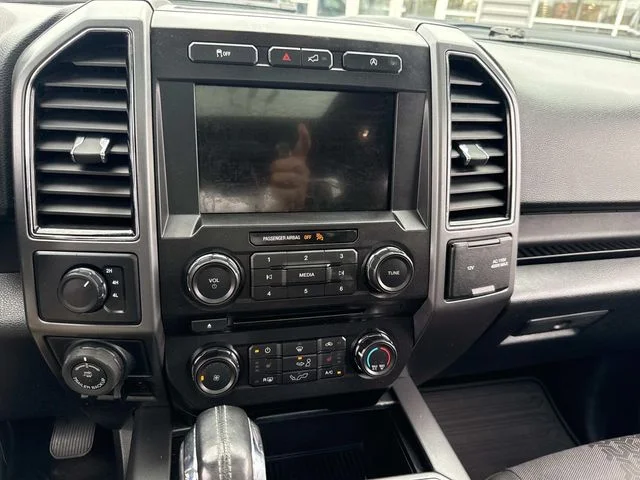 Used 2018 Black Ford XLT image 28