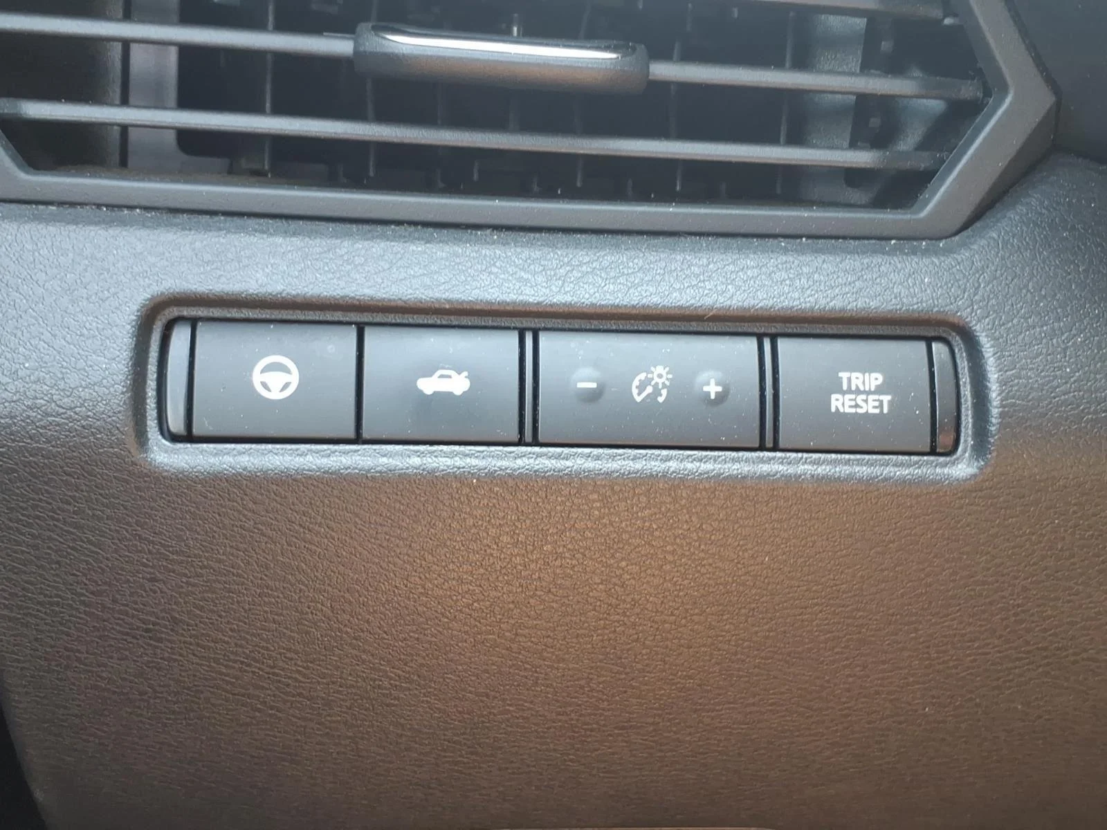 Used 2019 Super Black Nissan 2.5 SV image 16