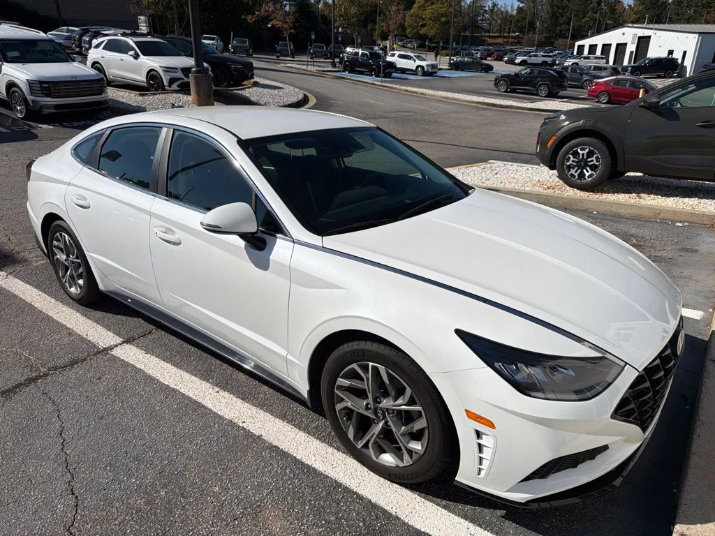 Used 2022 Gray Hyundai SEL image 6