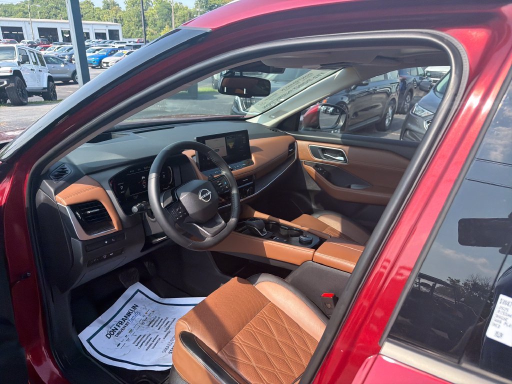 Used 2025 Red Nissan Platinum image 16