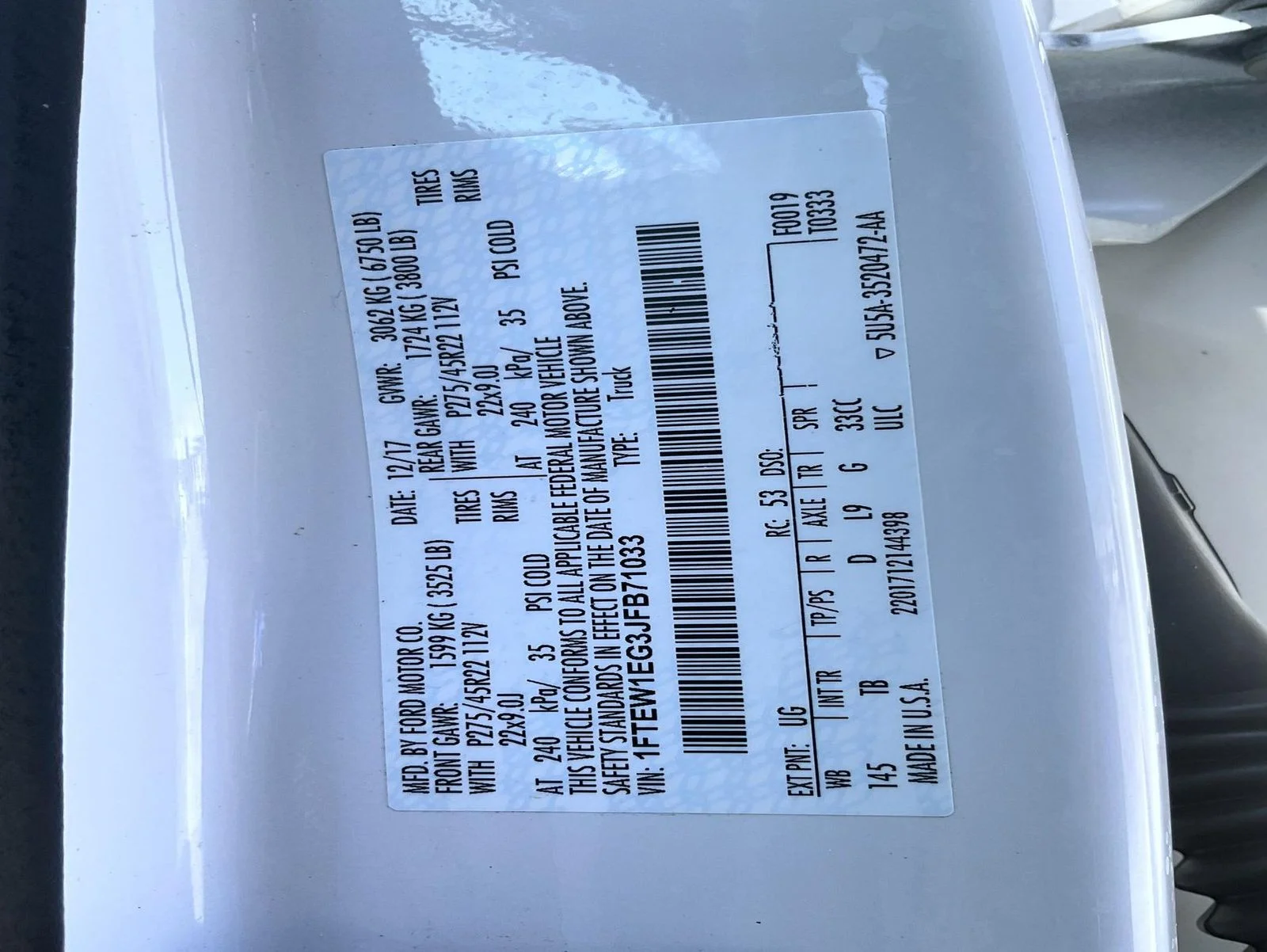 Used 2018 White Ford Limited image 26