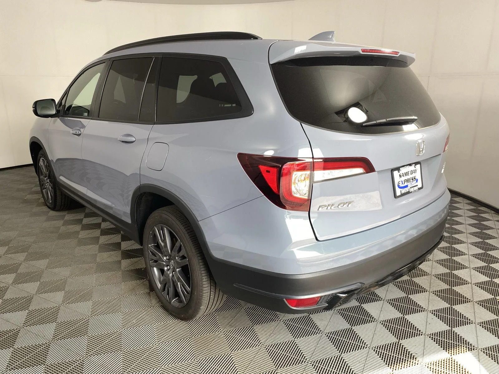 Used 2022 Sonic Gray Pearl Honda Sport image 5