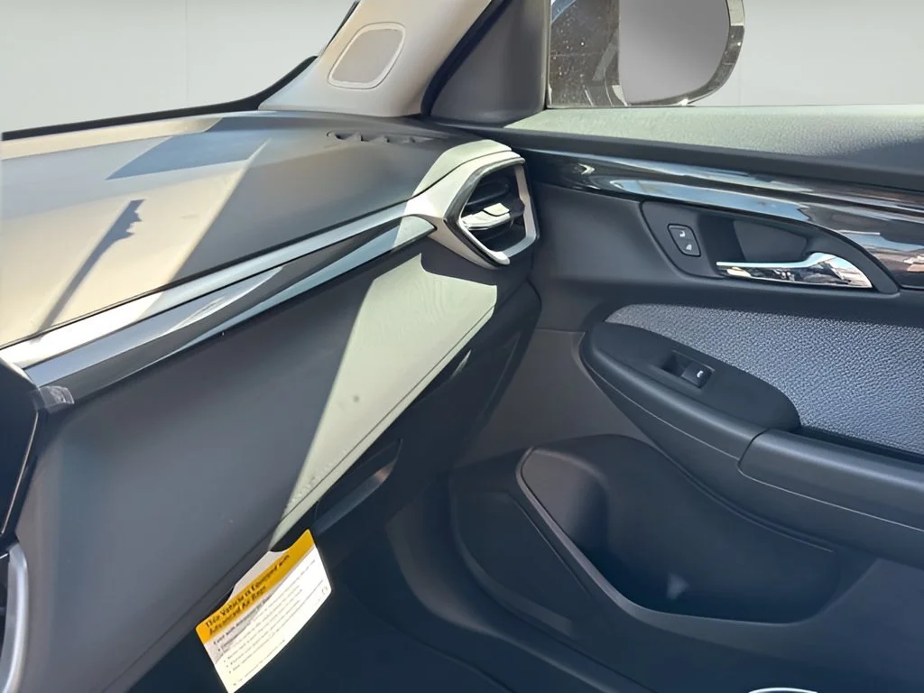 New 2026 Summit White Chevrolet LT image 23