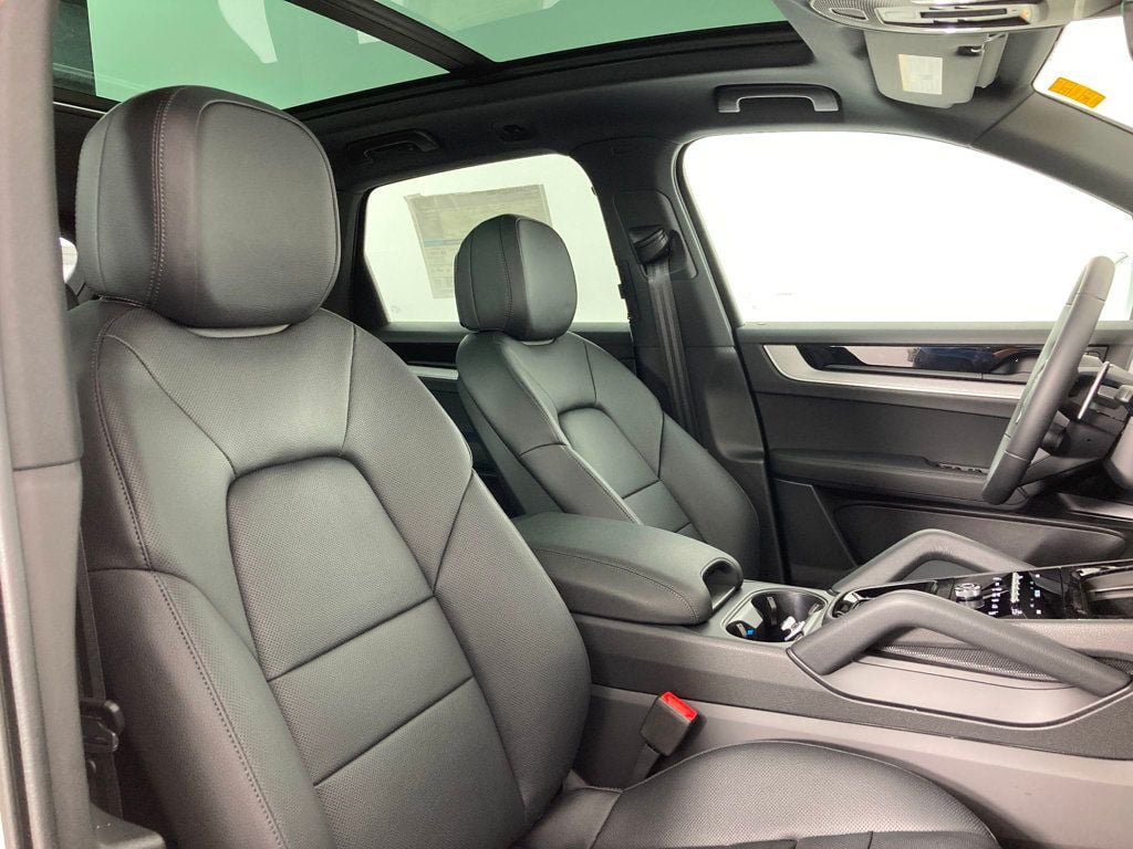 2026 Porsche Cayenne Base - Photo 21