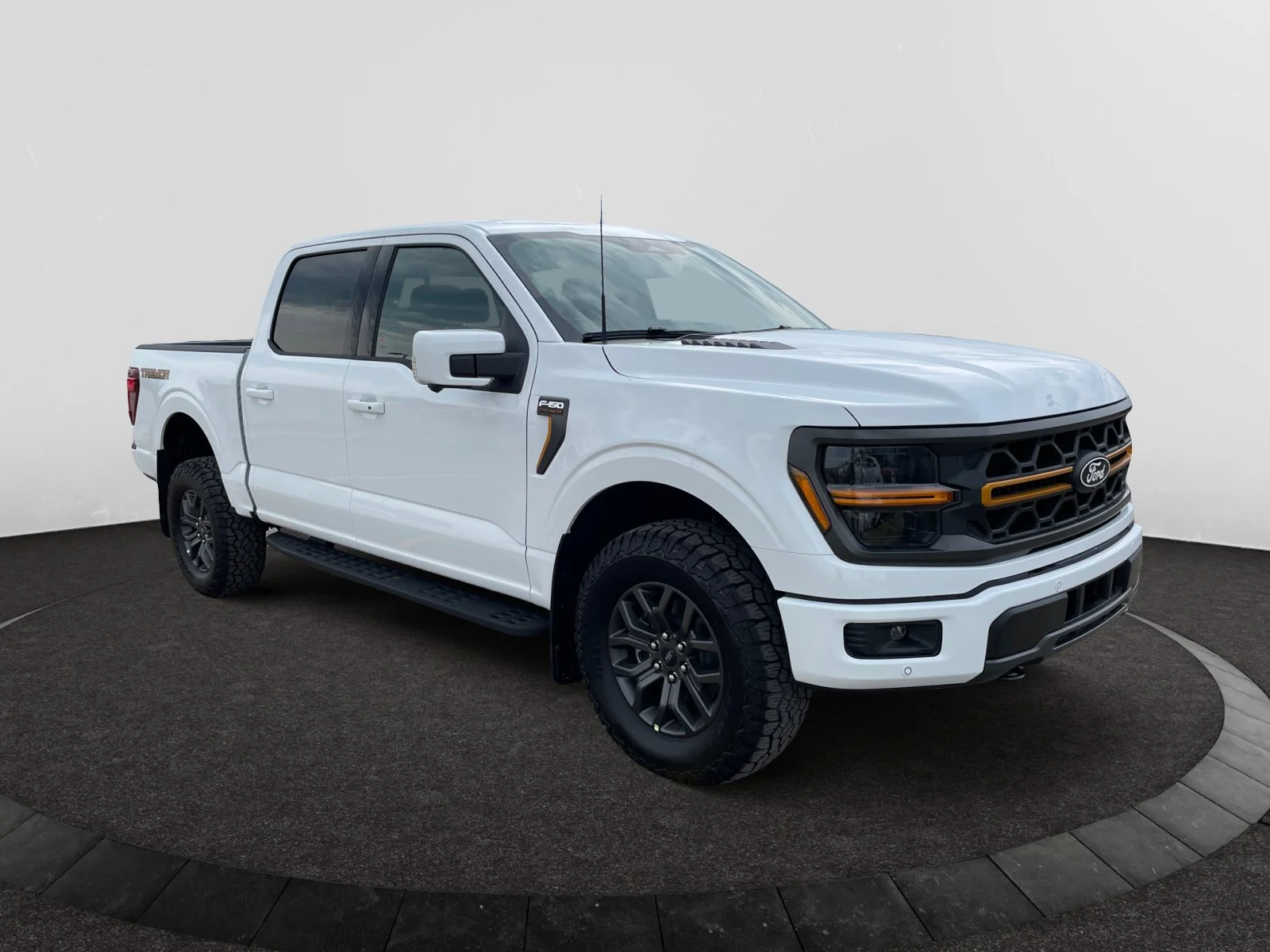 New 2026 Oxford White Ford Tremor image 7