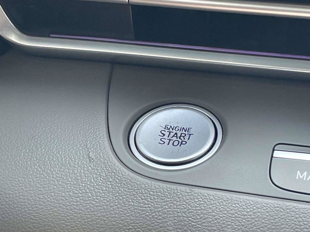 Used 2025 Gray Hyundai SEL Convenience image 20
