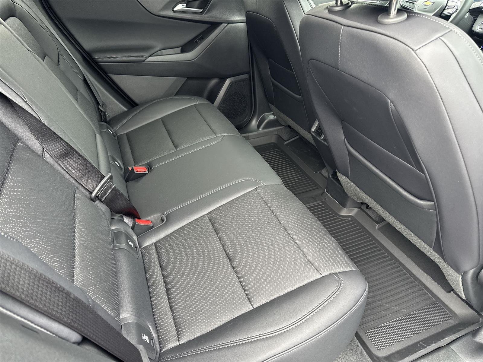 2026 Chevrolet Equinox LT - Photo 34