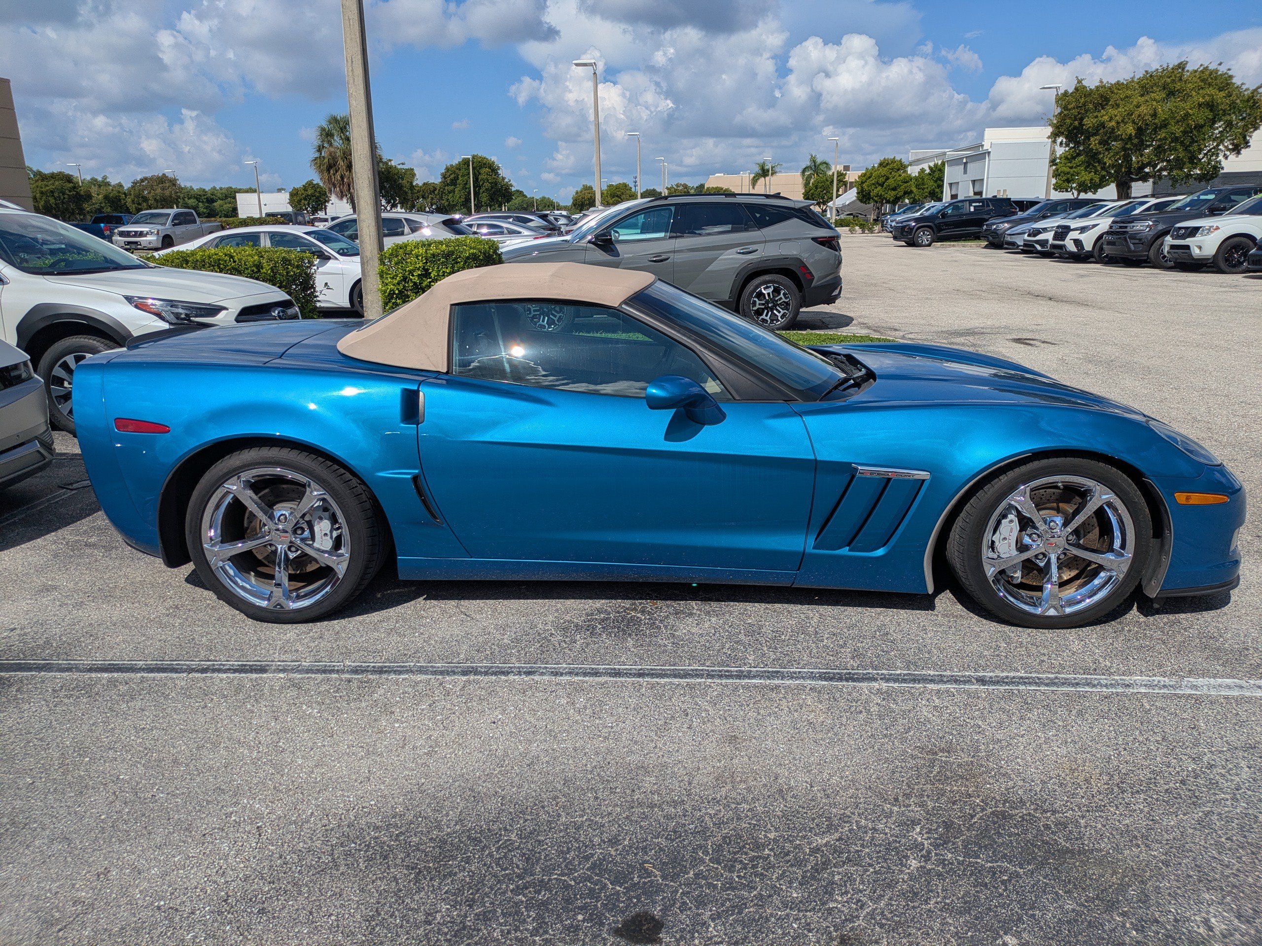 Used 2011 Jetstream Blue Metallic Tintcoat Chevrolet Z16 Grand Sport w/4LT image 4