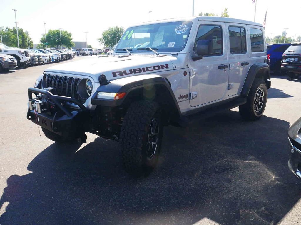 Used 2024 Silver Jeep Rubicon image 4