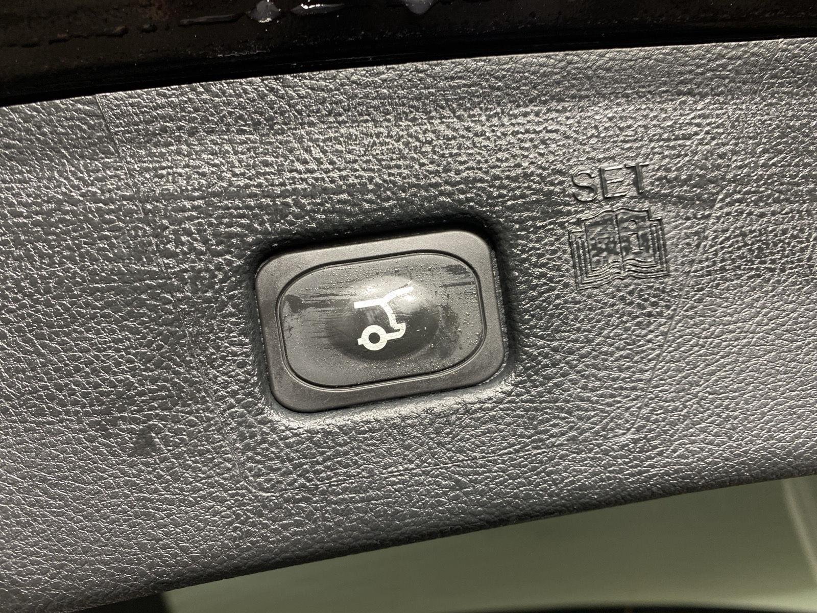 Used 2022 Agate Black Ford SEL image 29