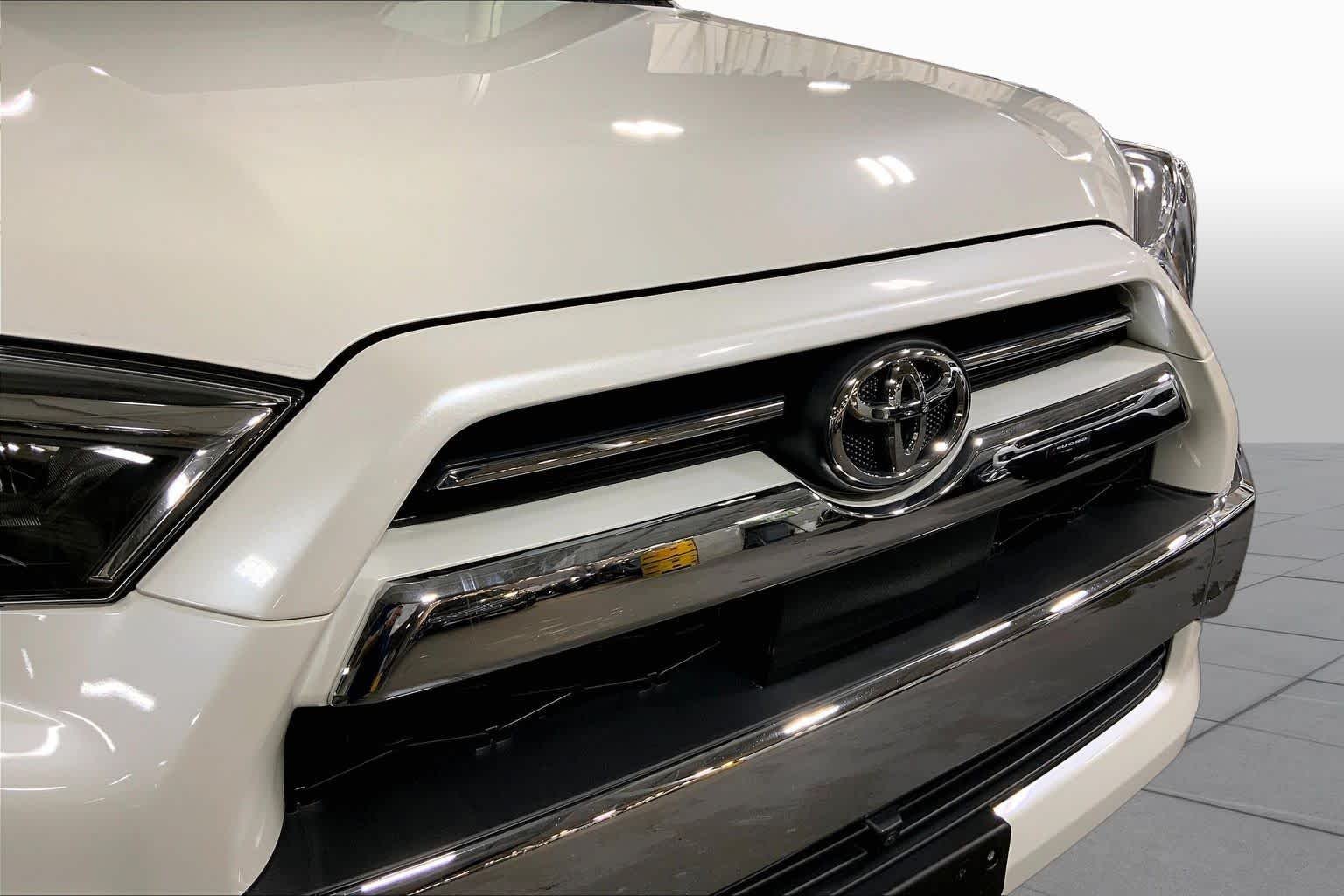Used 2022 Blizzard Pearl Toyota Limited image 30
