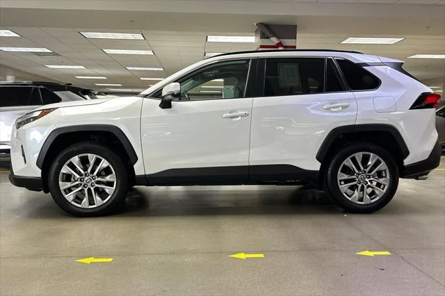 Certified Used 2023 WIND CHILL PEARL* Toyota  image 7