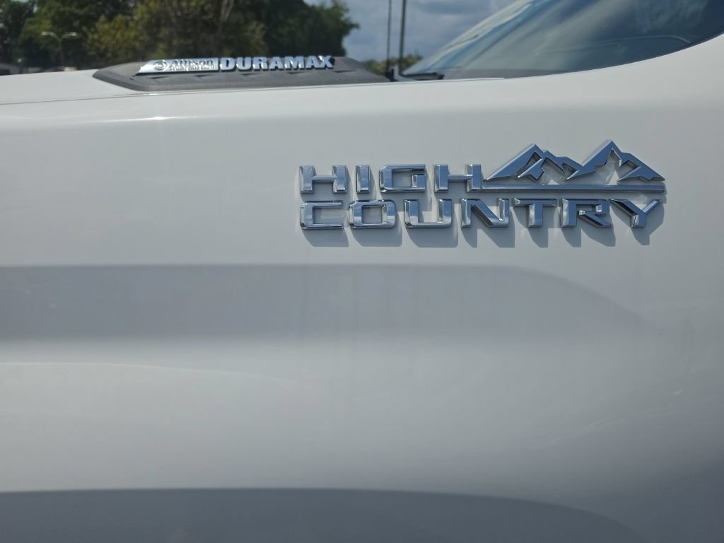 Used 2023 SUMMIT WHITE Chevrolet High Country image 4