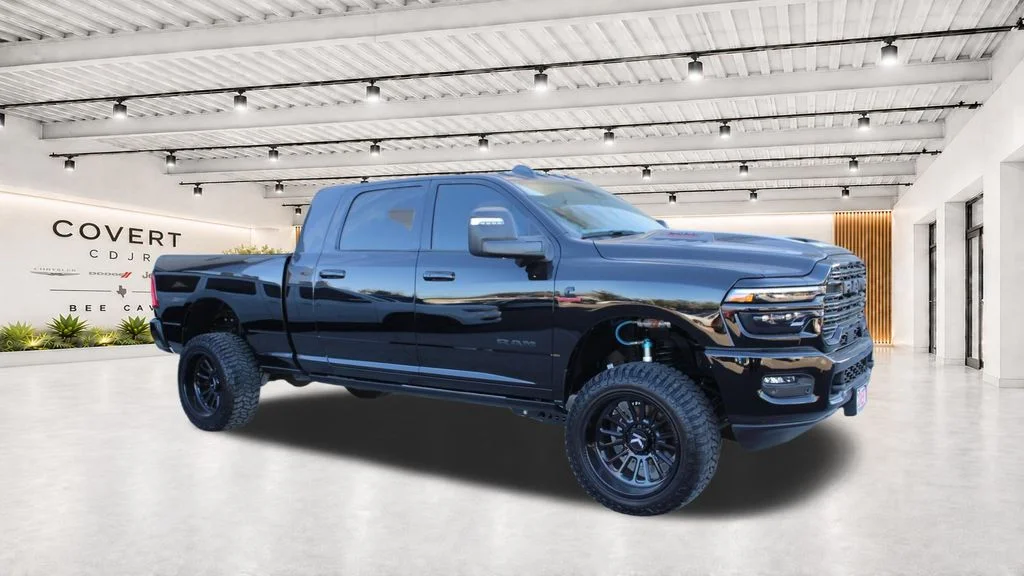 New 2025 Diamond Black Crystal Pearl-Coat Exterior Paint RAM Laramie image 1
