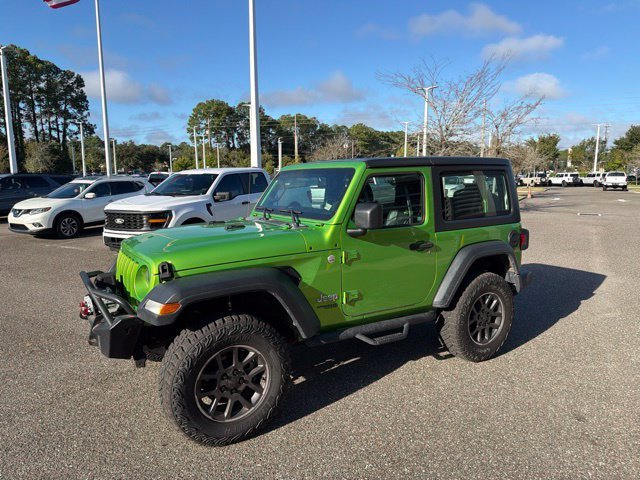Used 2018 Green Jeep Sport image 11