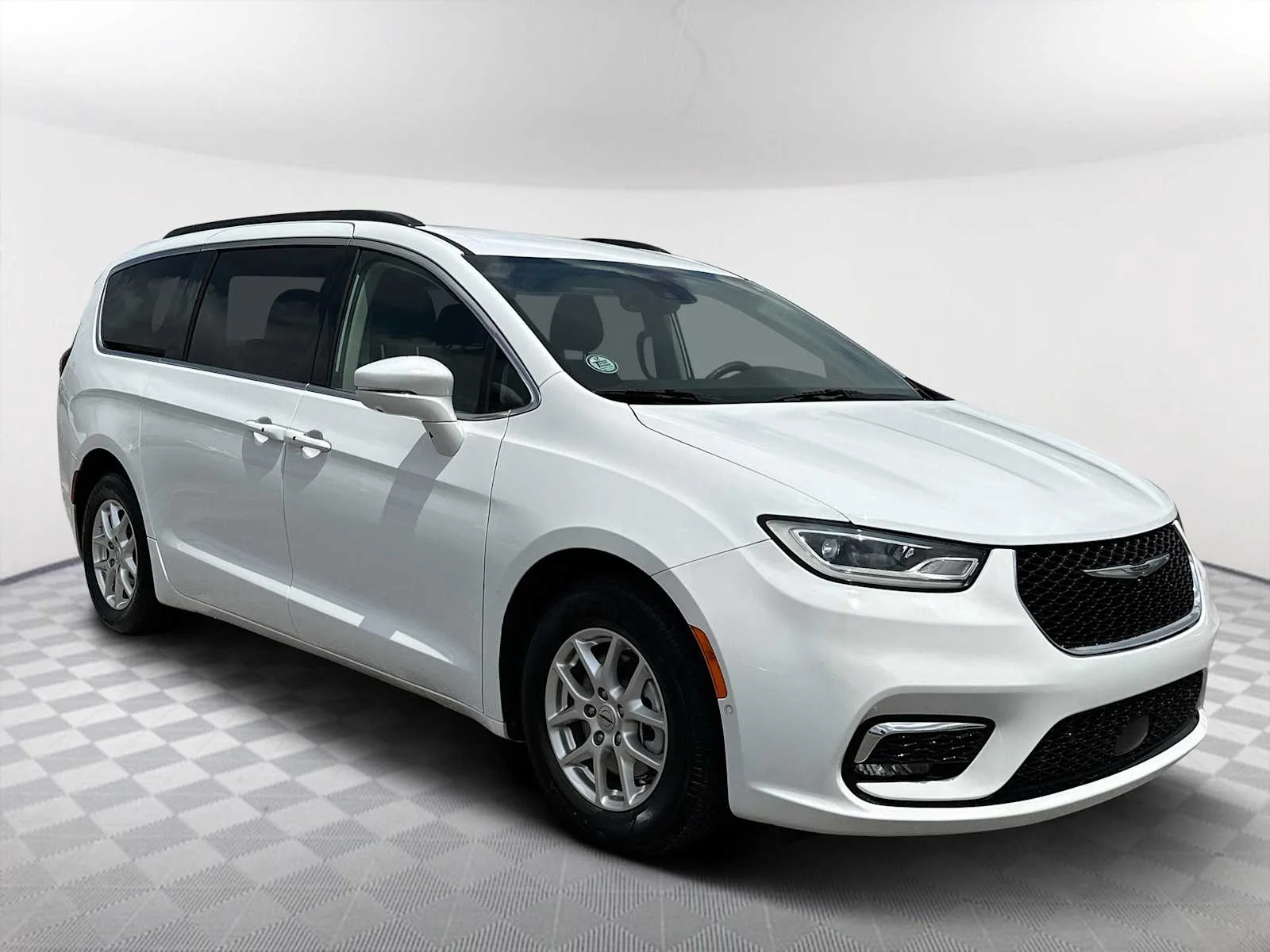 2022 Chrysler Pacifica Touring L's photo