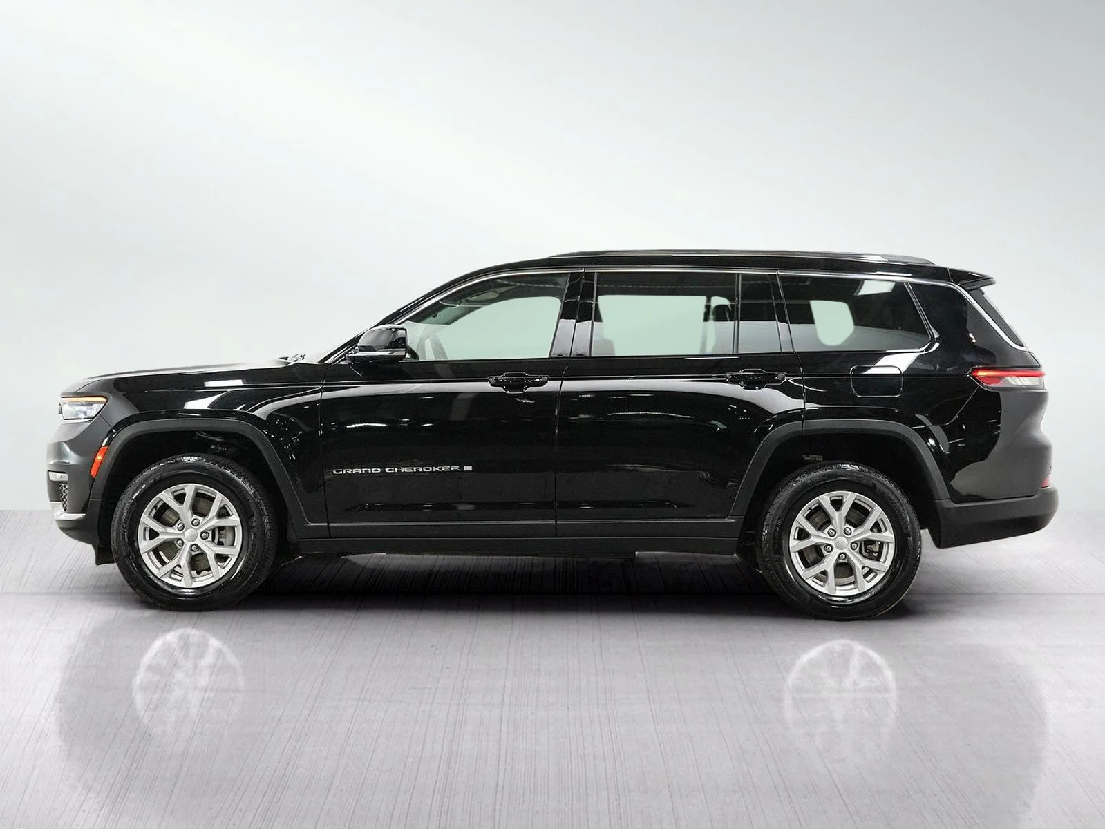 Used 2023 Jeep Grand Cherokee L Limited with VIN 1C4RJKBG8P8838640 for sale in Wayzata, Minnesota