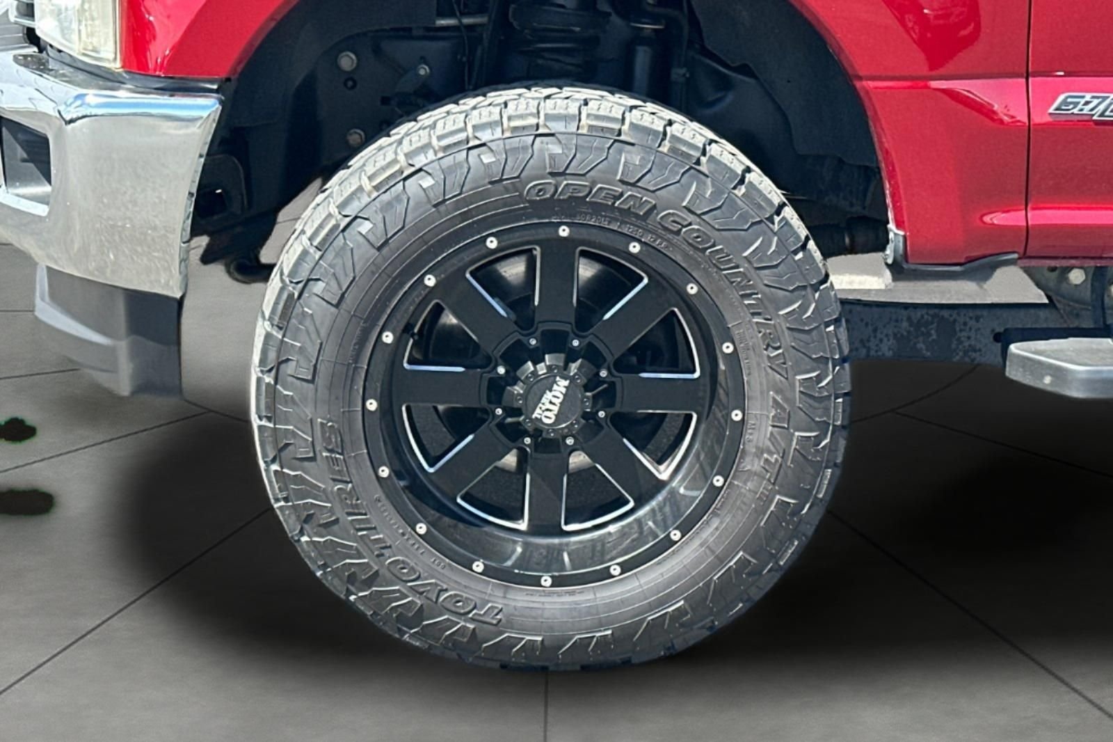 Used 2018 Red Ford Lariat image 29