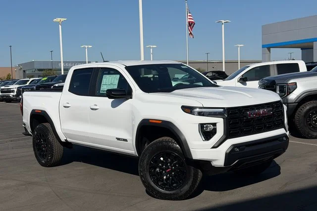 New 2026 Summit White GMC Elevation image 2