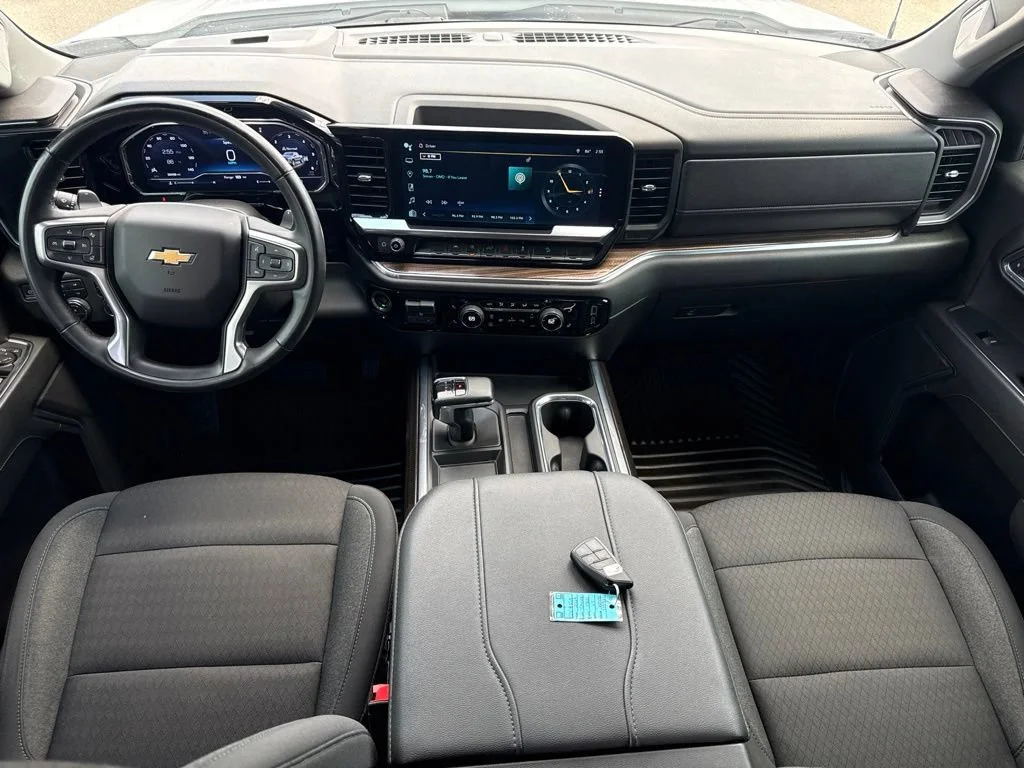 Used 2024 Summit White Chevrolet LT image 14