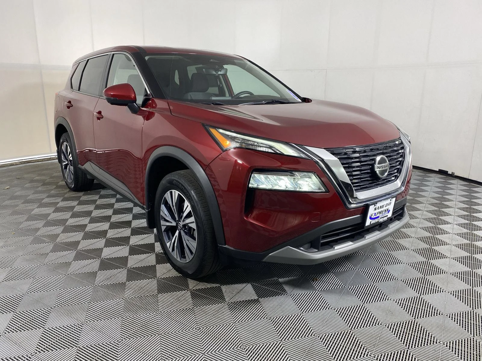 Used 2021 Scarlet Ember Tintcoat Nissan SV image 10