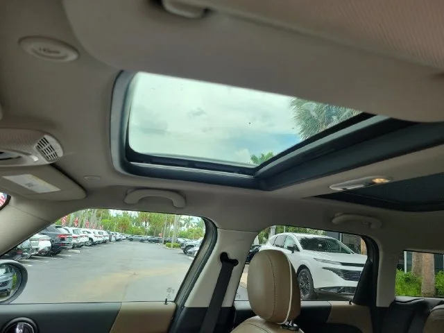 Used 2018 Silver MINI Base image 19