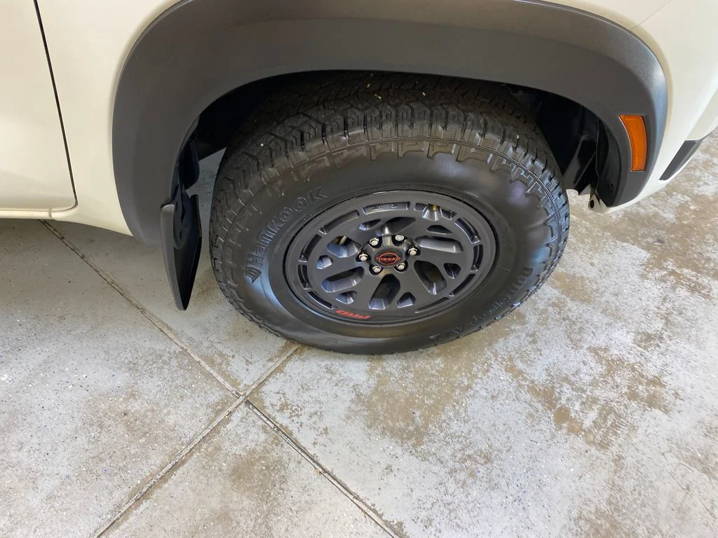 Used 2025 White Nissan PRO-4X image 14