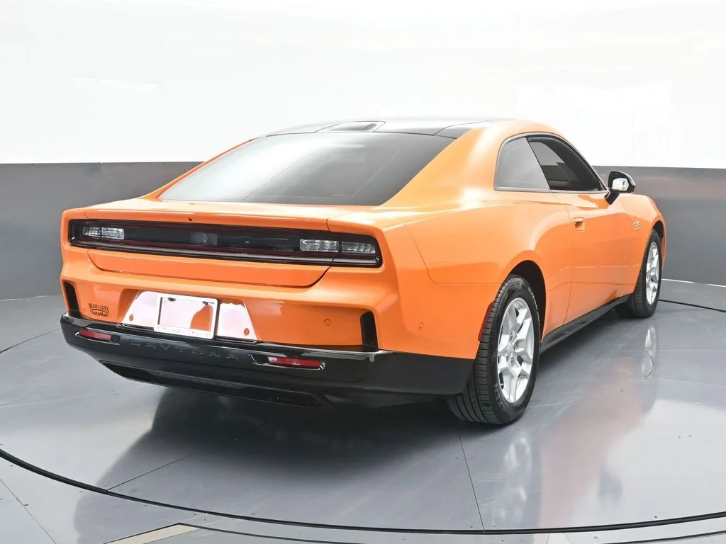 Used 2025 Dodge Charger Daytona R/T with VIN 2C3CDBCK5SR559762 for sale in Miami Lakes, FL