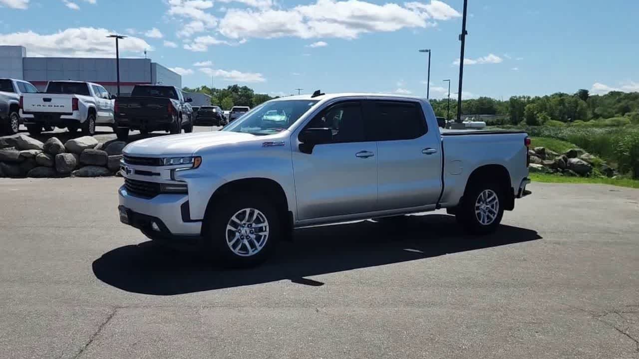 Used 2021 Silver Ice Metallic Chevrolet RST image 4