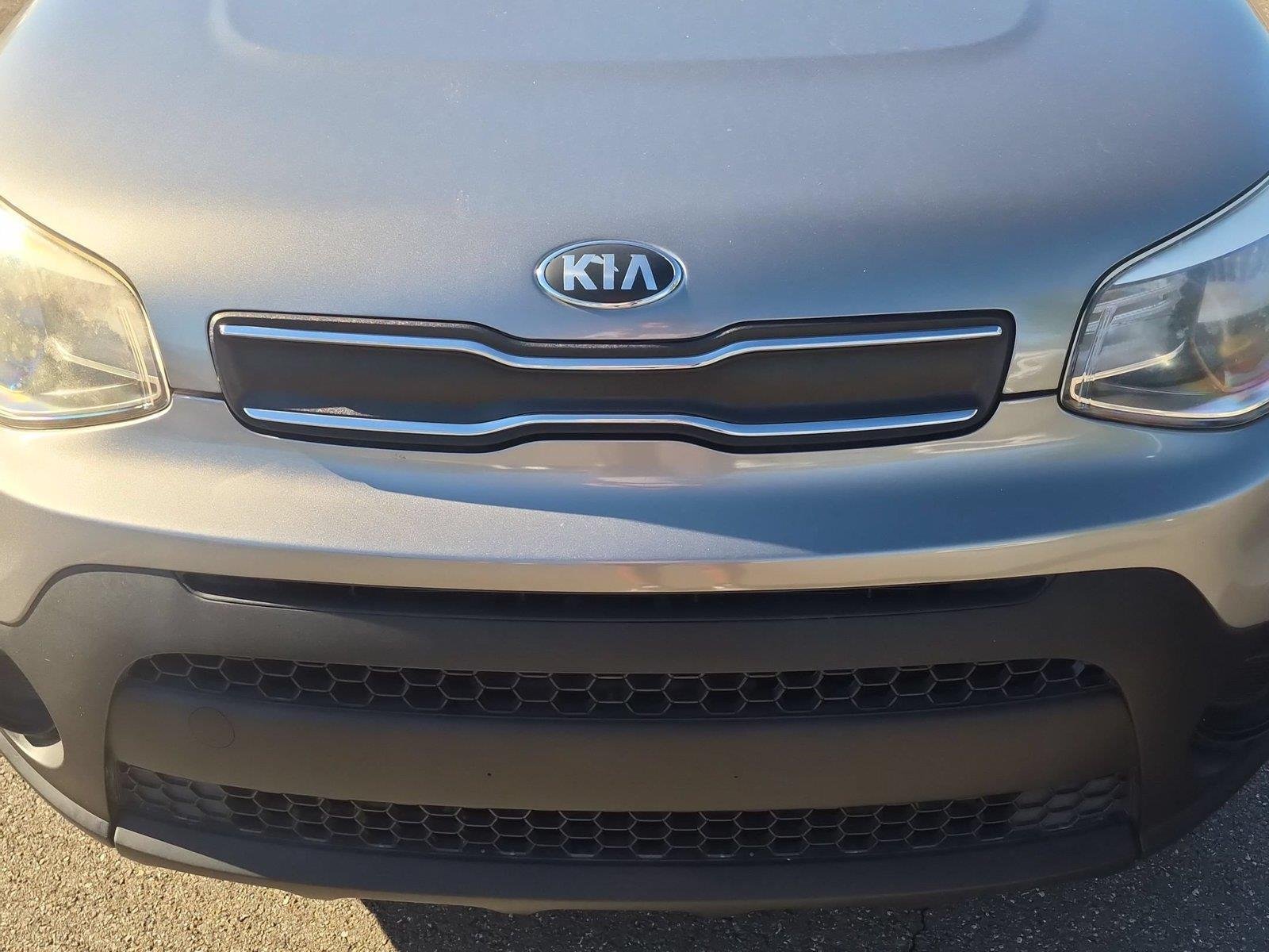 Used 2018 Titanium Gray Kia Base image 13