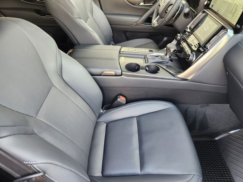 Certified Used 2026 EMINENT WHITE PEARL Lexus 600 Luxury image 14