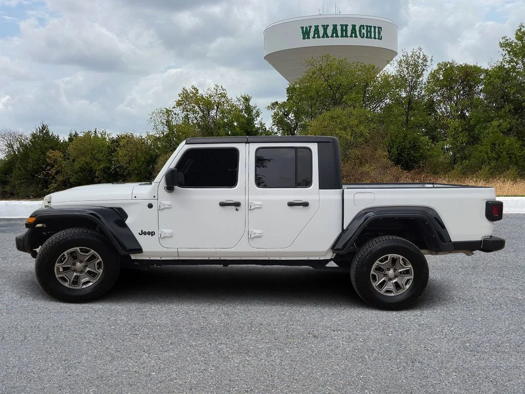Used 2024 White Jeep Sport S image 3