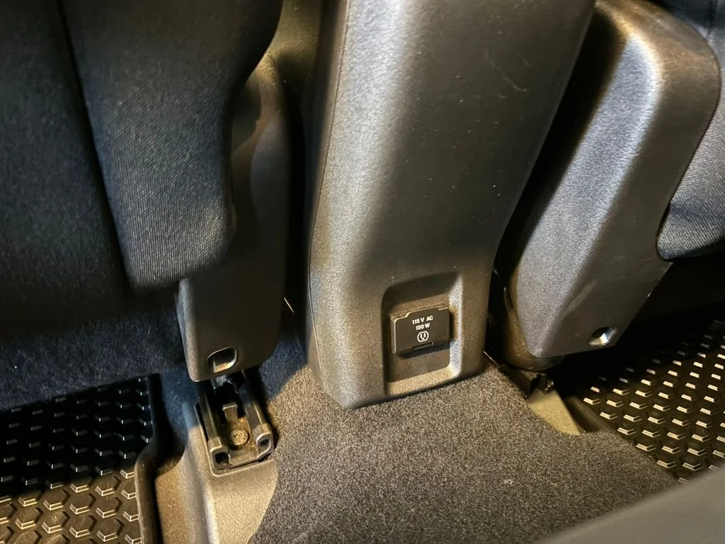 Used 2017 Yellow Jeep Latitude image 20