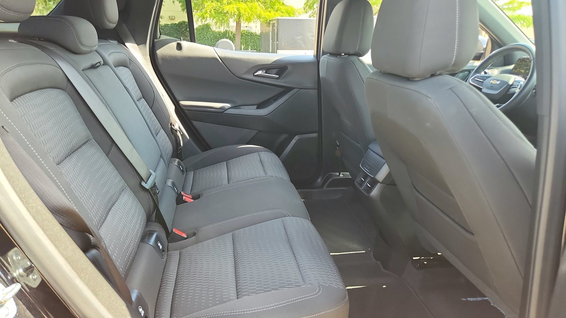 2025 Chevrolet Equinox LT - Photo 30