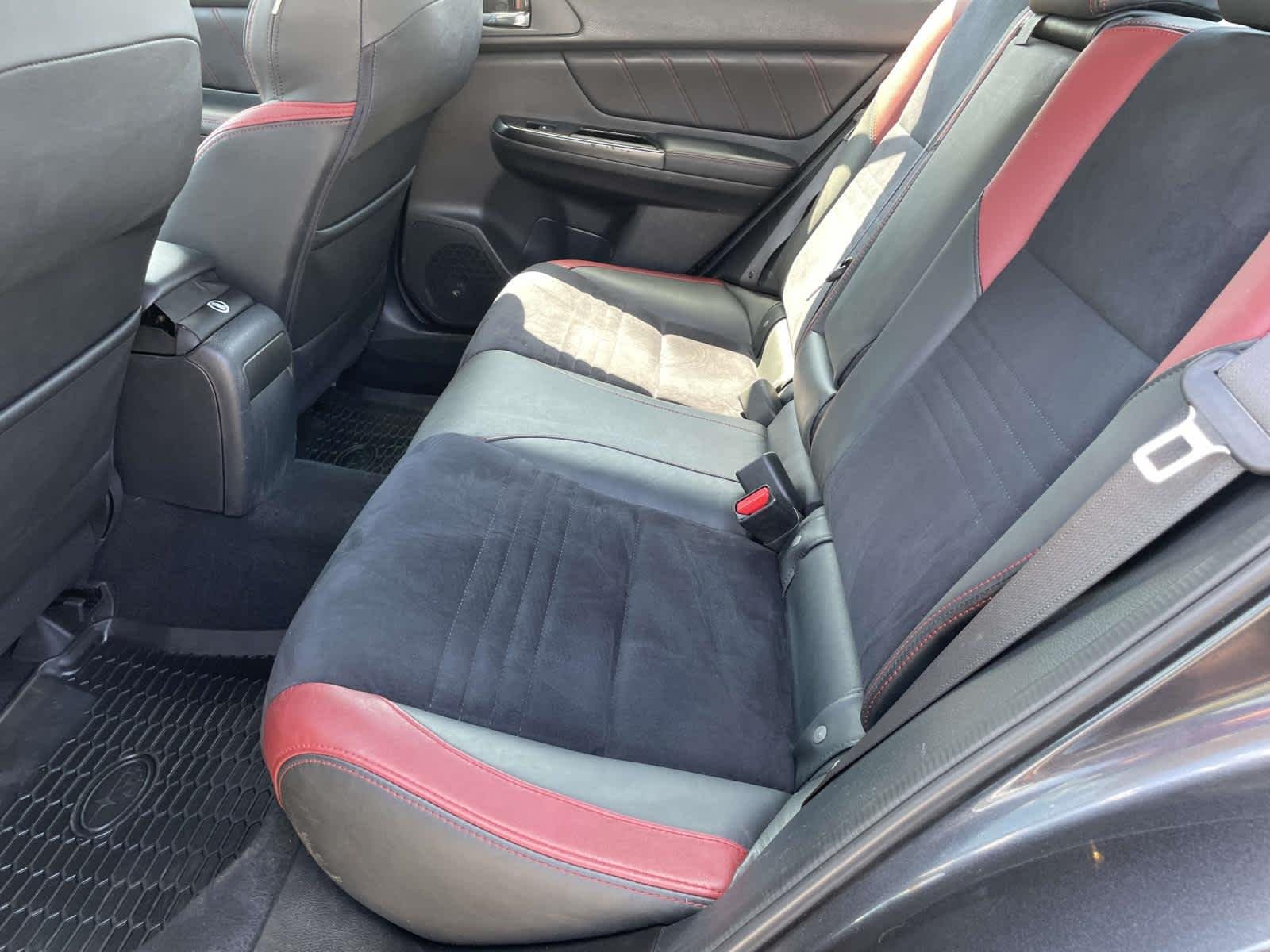 Used 2019 Dark Gray Metallic Subaru Premium image 18