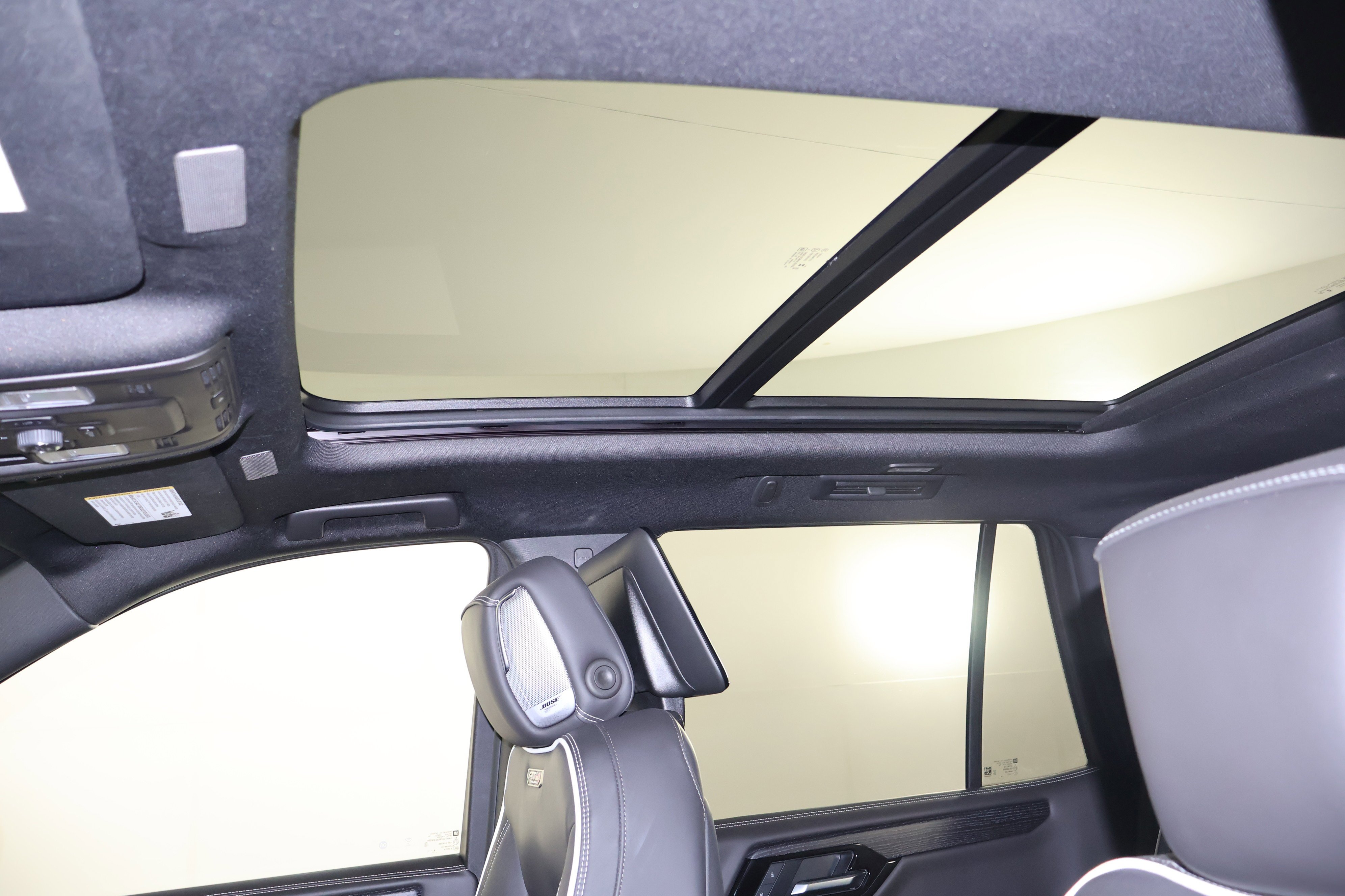 2025 GMC Yukon AT4 Ultimate - Photo 44