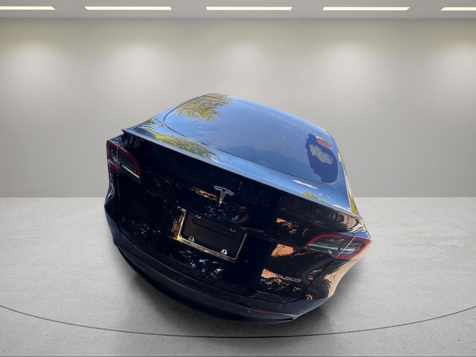 Used 2022  Tesla Performance image 7