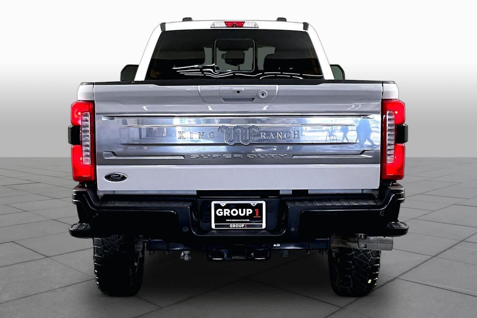 Used 2024 Star White Metallic Tri-Coat/Darkened Bronze Ford King Ranch image 5