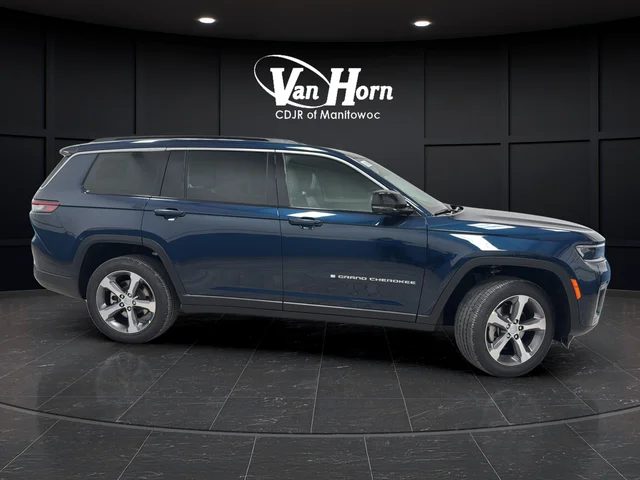 New 2026 Fathom Blue Pearl-Coat Exterior Paint Jeep Limited image 8