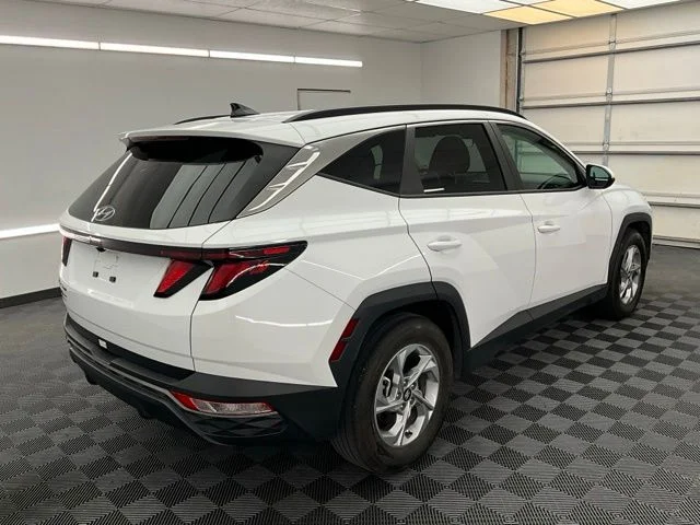 Used 2024 White Hyundai SEL image 21