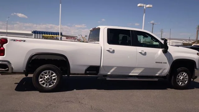 Used 2025 White Chevrolet LT image 2
