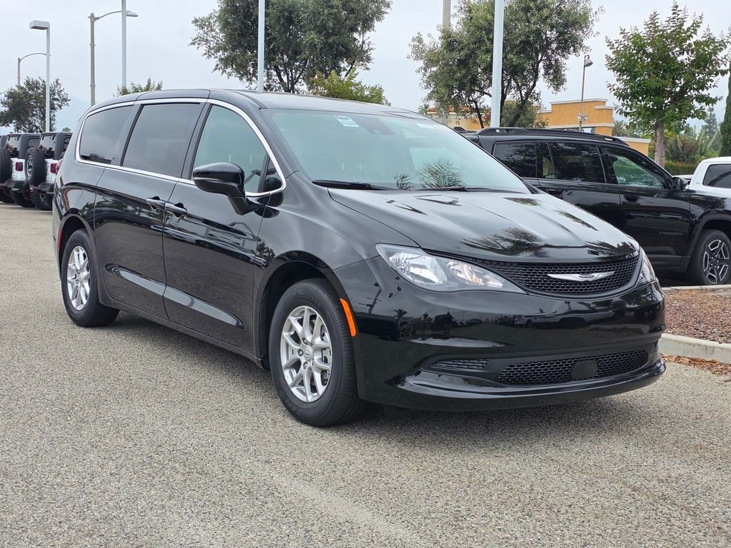 2026 Chrysler Voyager LX's photo