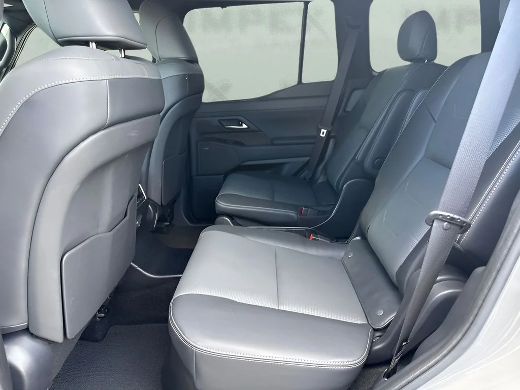 Used 2024  Lexus 550 Luxury+ image 12