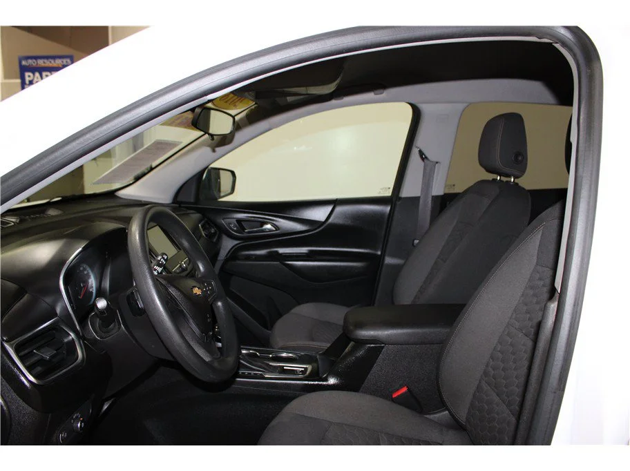 Used 2018 Summit White Chevrolet LT image 10