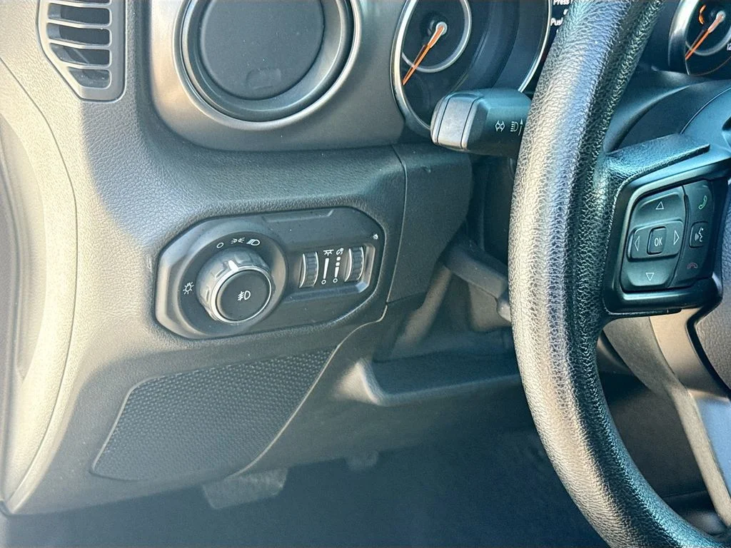 Used 2021 White Jeep Unlimited Willys image 11