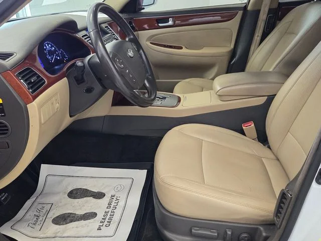 Used 2014 White Hyundai 3.8 image 5