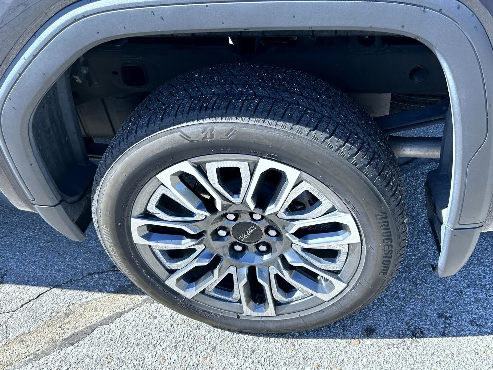 Used 2024 Silver GMC Denali Ultimate image 22
