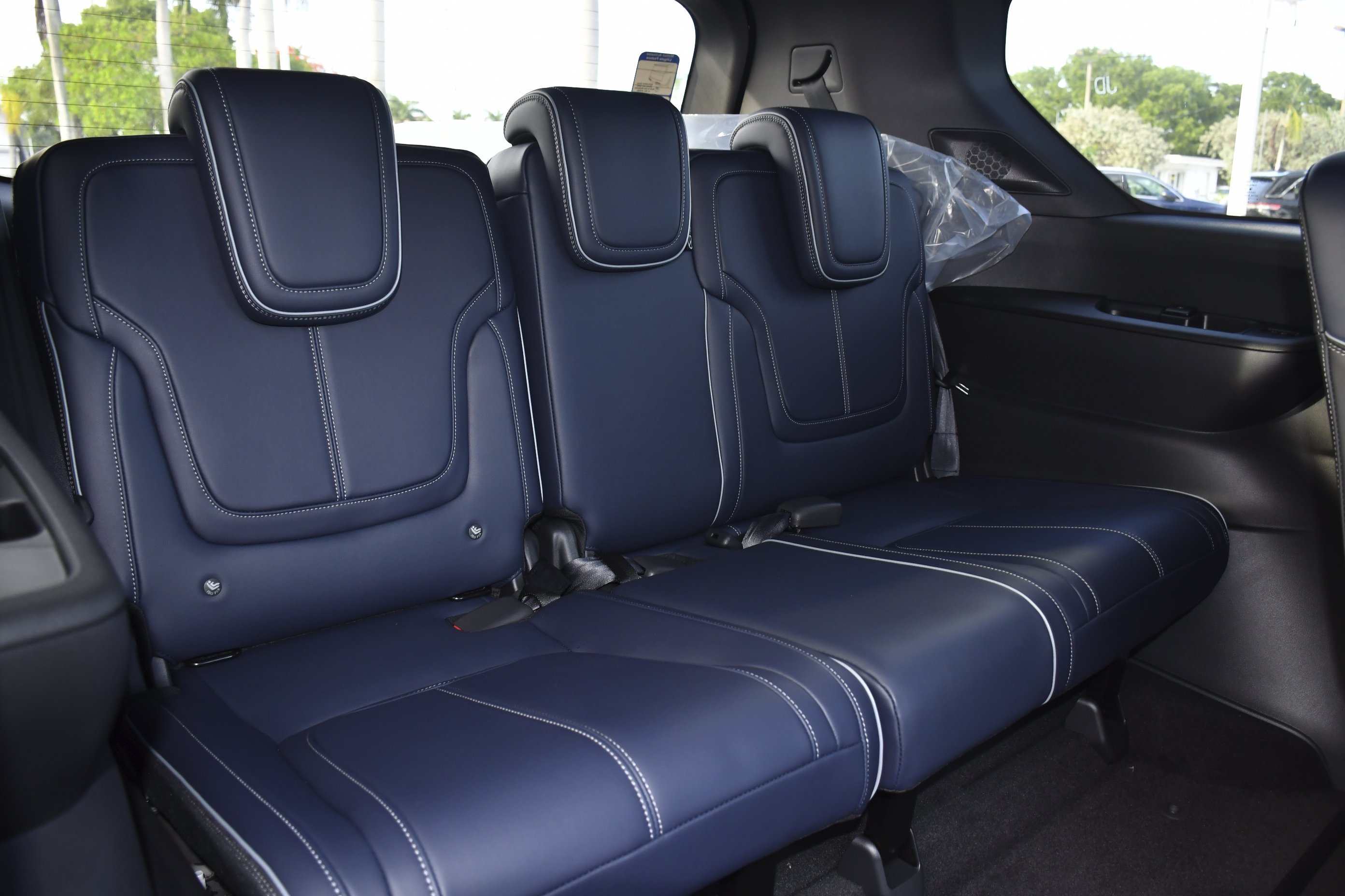 New 2026 2T RADIANT WHIT INFINITI Sport 4WD image 30
