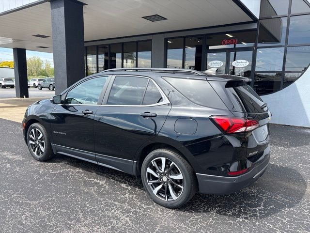 Used 2022 Black Chevrolet LT image 3