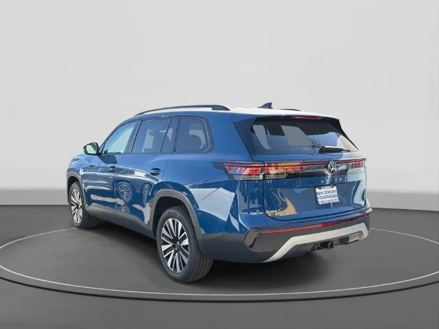 2027 Volkswagen Atlas photo 3